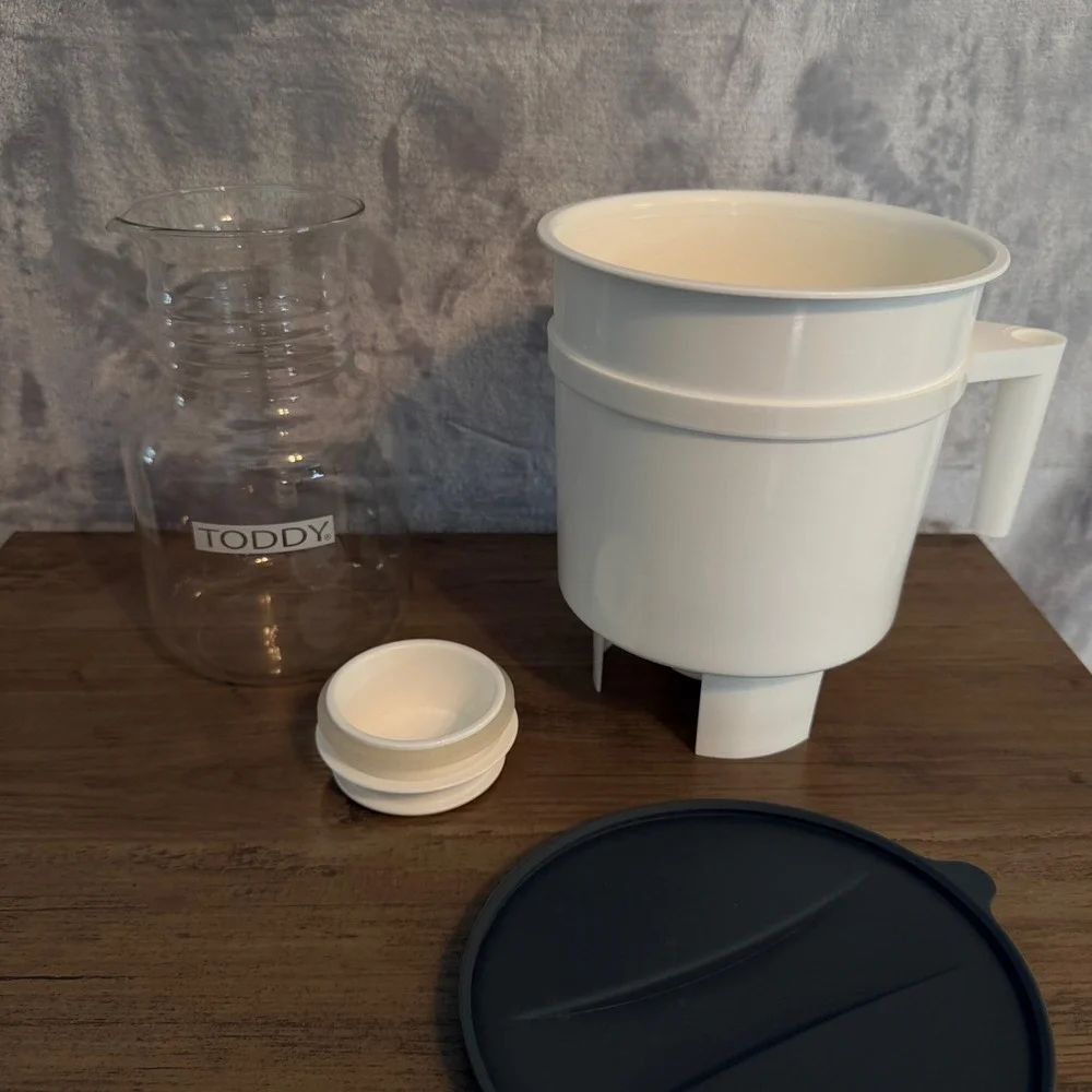 Toddy Cold Brew Coffee System with Glass Decanter White Brewing Container Kit - Picture 5 of 14
